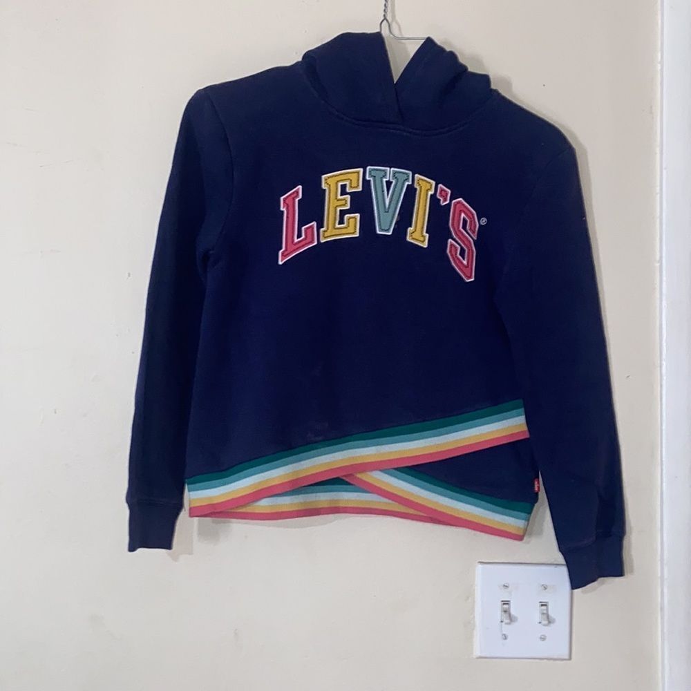 10/$50 LEVI’S SAN FRANCISCO CA GIRL SWEATER SIZE 12/13